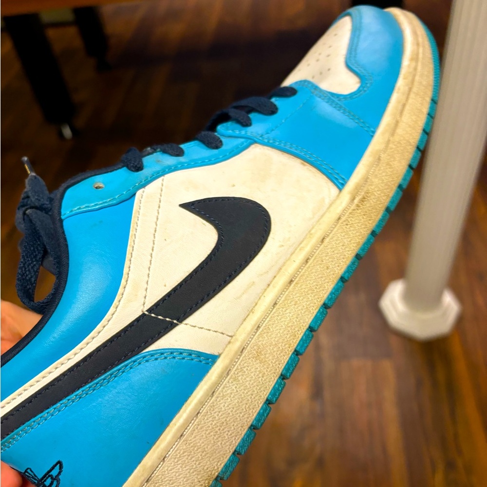 Air Jordan low blue